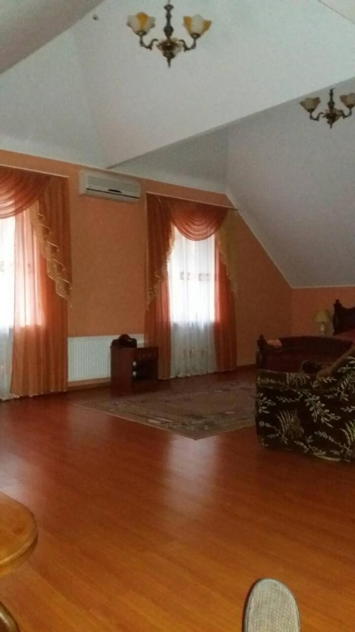 Hotel Tropicana Svitlovodsʼk Εξωτερικό φωτογραφία