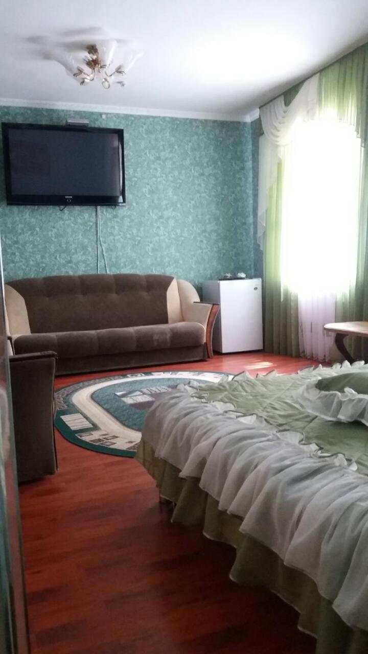 Hotel Tropicana Svitlovodsʼk Εξωτερικό φωτογραφία