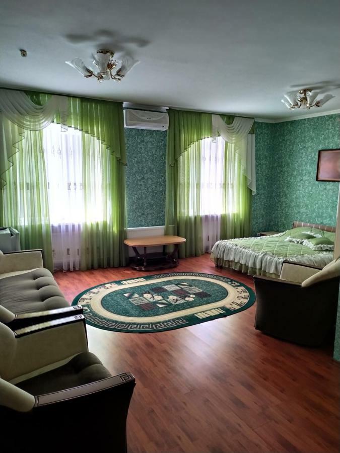 Hotel Tropicana Svitlovodsʼk Εξωτερικό φωτογραφία