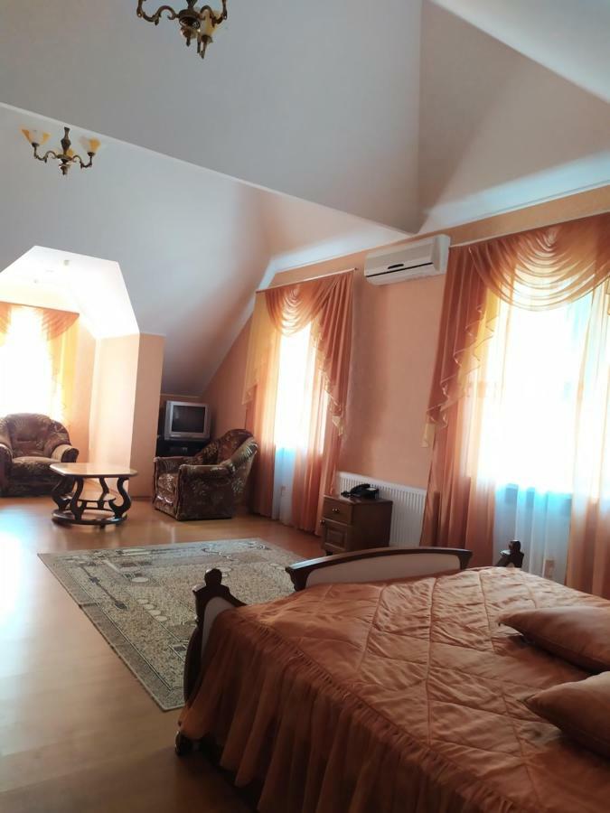 Hotel Tropicana Svitlovodsʼk Εξωτερικό φωτογραφία